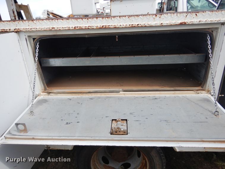 image for item DI0142 2003 Ford F550 Super Duty  bucket truck