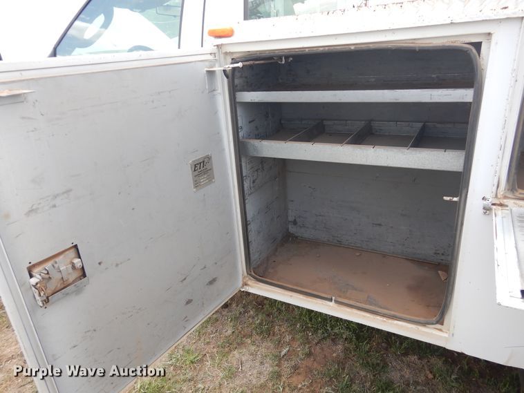 image for item DI0142 2003 Ford F550 Super Duty  bucket truck