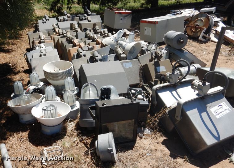 image for item DI0144 Approximately 85 halogen lights