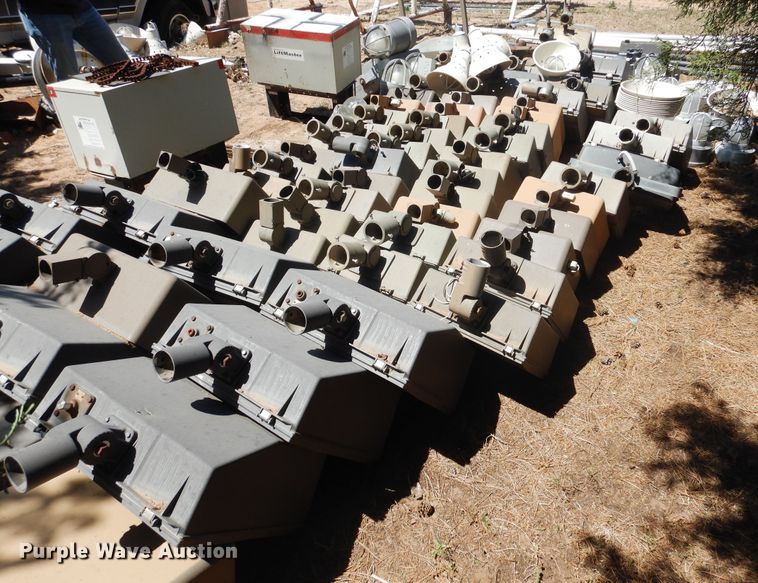 image for item DI0144 Approximately 85 halogen lights