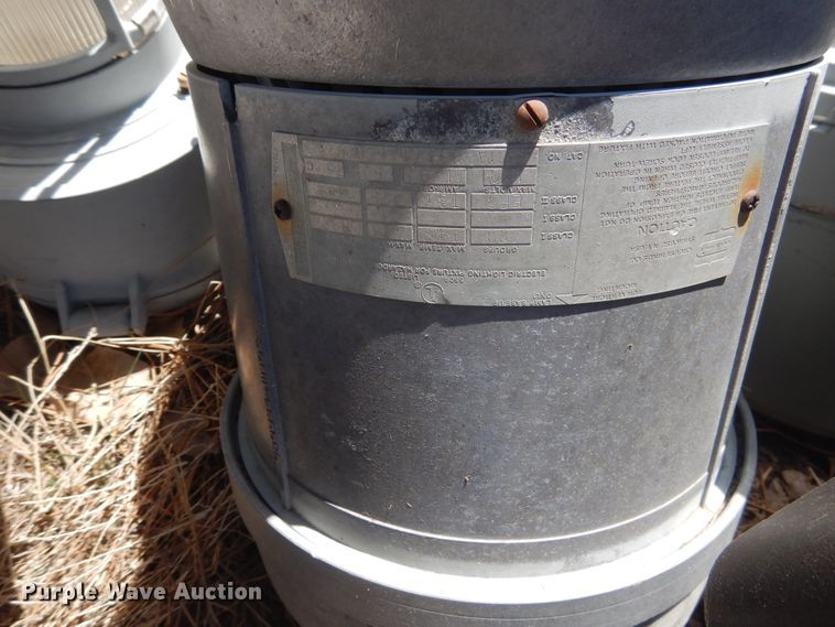 image for item DI0144 Approximately 85 halogen lights