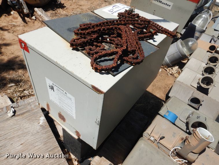 image for item DI0145 (2) Liftmaster automatic gate openers