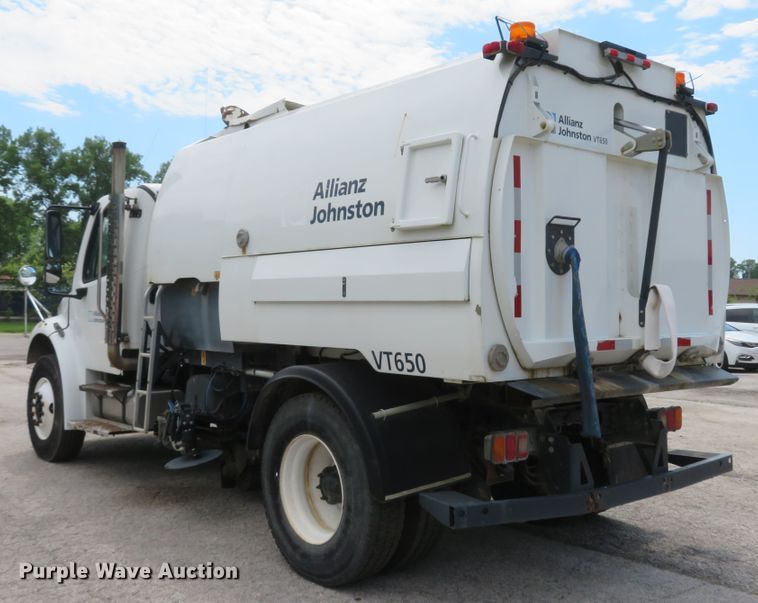 image for item DI2231 2007 Freightliner Business Class M2  street sweeper truck
