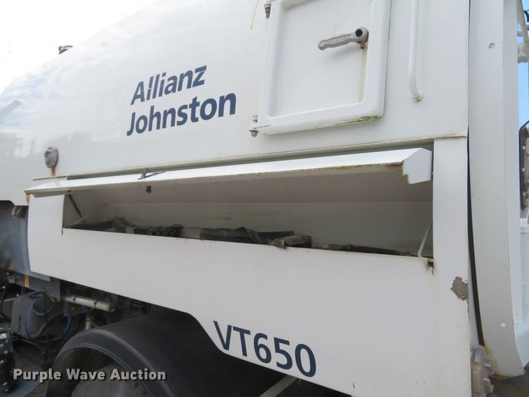 image for item DI2231 2007 Freightliner Business Class M2  street sweeper truck