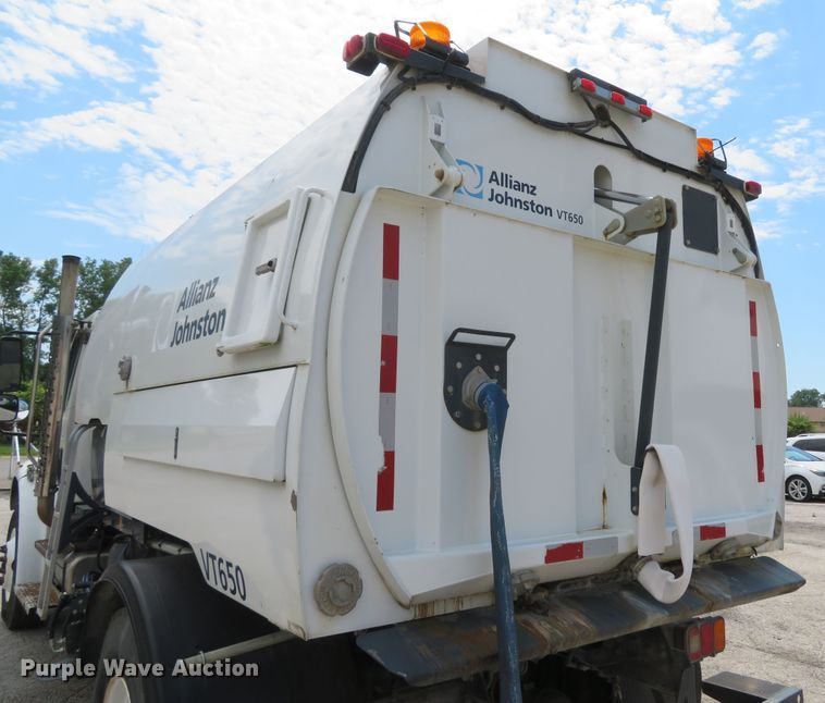 image for item DI2231 2007 Freightliner Business Class M2  street sweeper truck