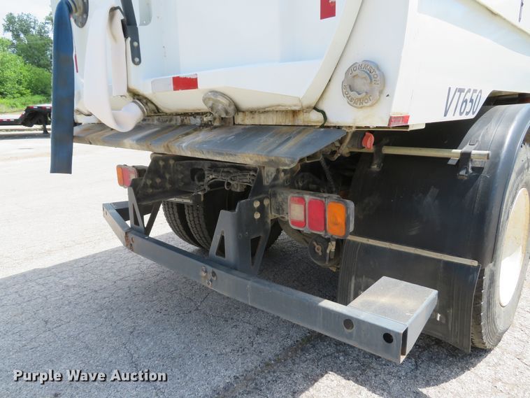 image for item DI2231 2007 Freightliner Business Class M2  street sweeper truck