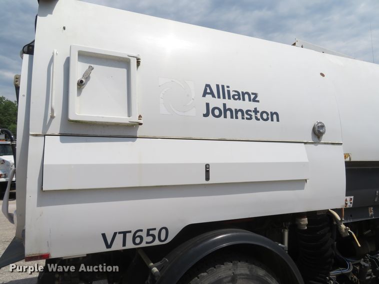 image for item DI2231 2007 Freightliner Business Class M2  street sweeper truck