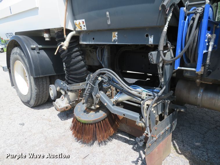 image for item DI2231 2007 Freightliner Business Class M2  street sweeper truck