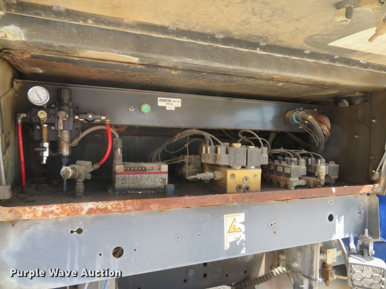 image for item DI2231 2007 Freightliner Business Class M2  street sweeper truck