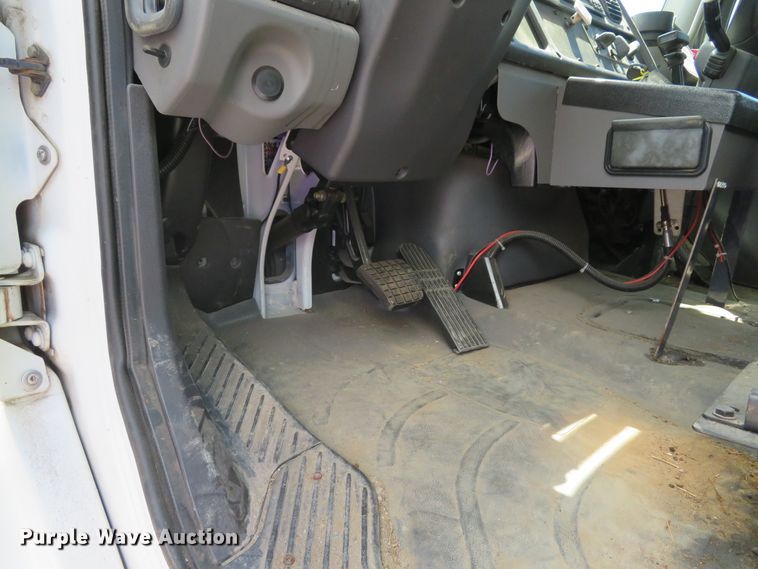 image for item DI2231 2007 Freightliner Business Class M2  street sweeper truck