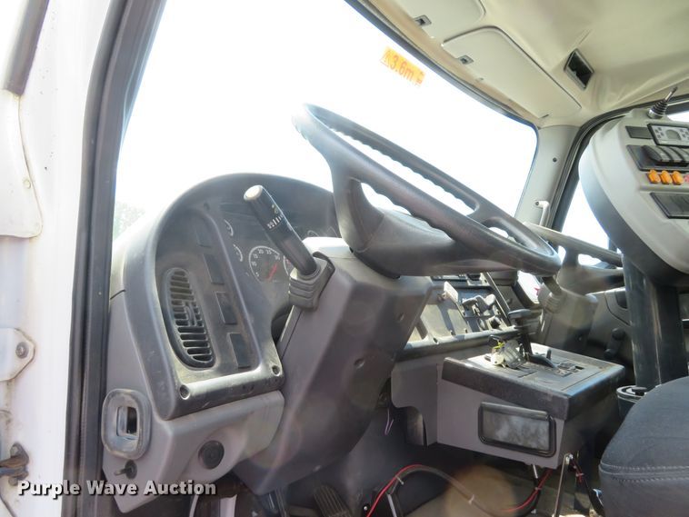 image for item DI2231 2007 Freightliner Business Class M2  street sweeper truck