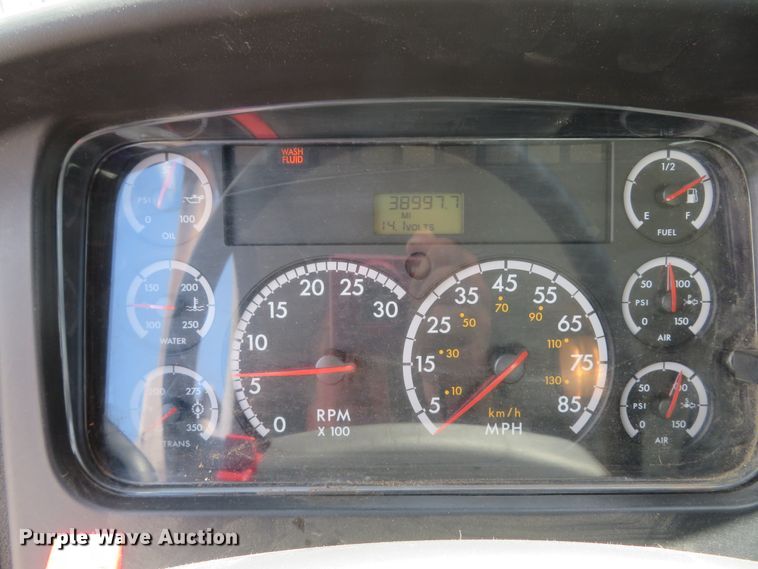 image for item DI2231 2007 Freightliner Business Class M2  street sweeper truck