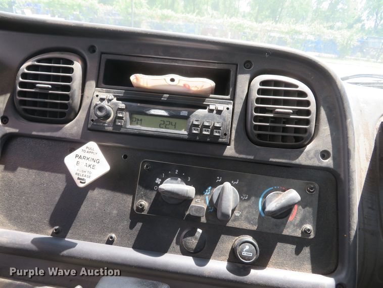 image for item DI2231 2007 Freightliner Business Class M2  street sweeper truck