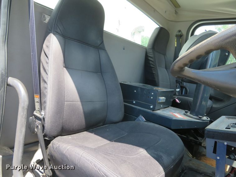 image for item DI2231 2007 Freightliner Business Class M2  street sweeper truck