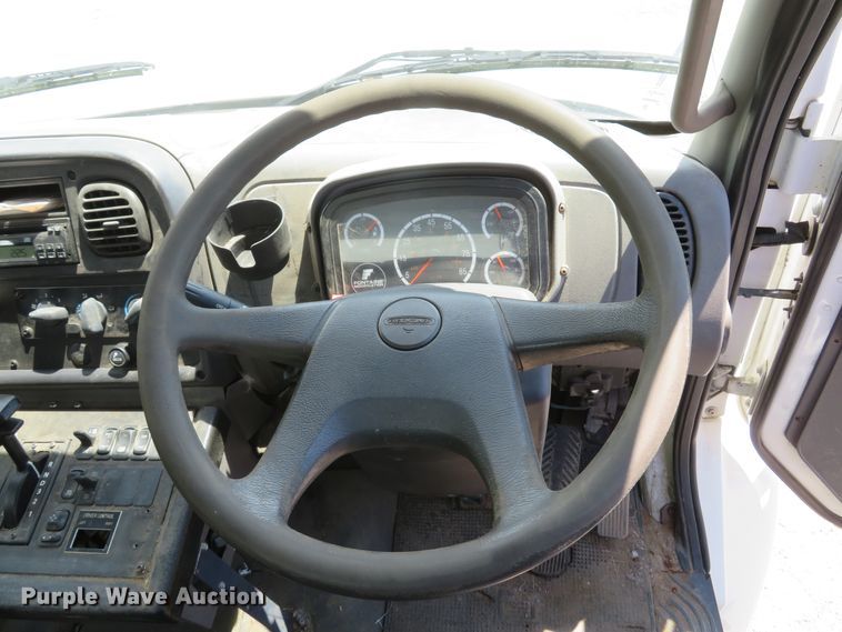 image for item DI2231 2007 Freightliner Business Class M2  street sweeper truck