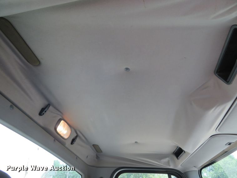 image for item DI2231 2007 Freightliner Business Class M2  street sweeper truck