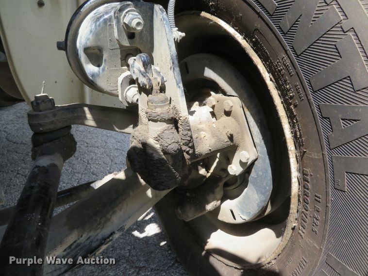 image for item DI2231 2007 Freightliner Business Class M2  street sweeper truck