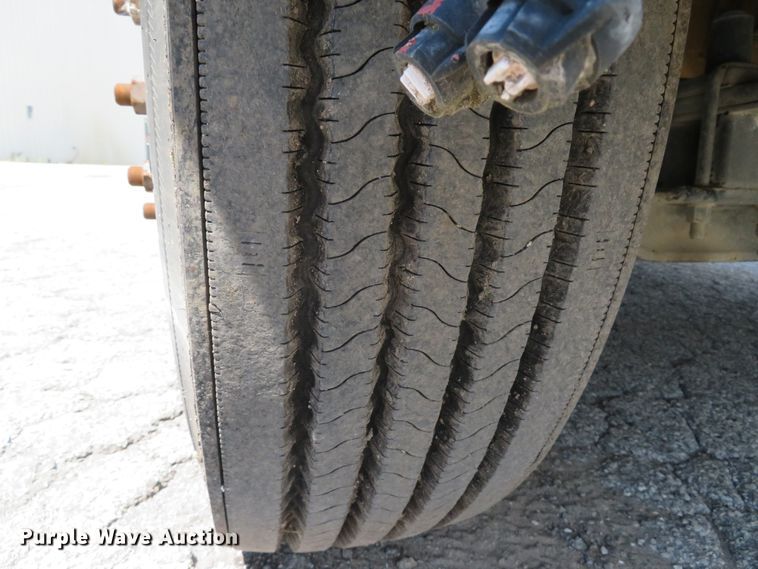 image for item DI2231 2007 Freightliner Business Class M2  street sweeper truck