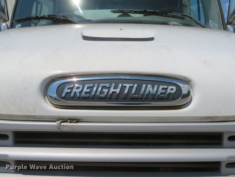 image for item DI2231 2007 Freightliner Business Class M2  street sweeper truck