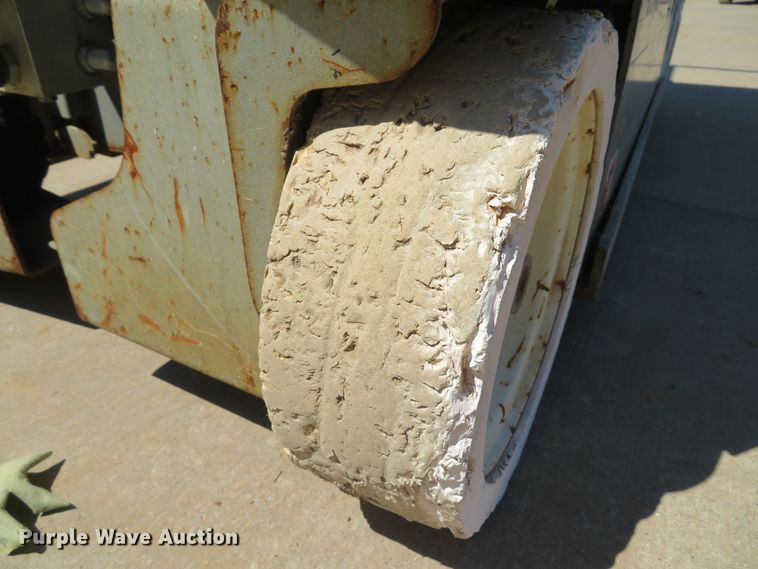 image for item DI2233 2012 Skyjack SJIII 3219  scissor lift