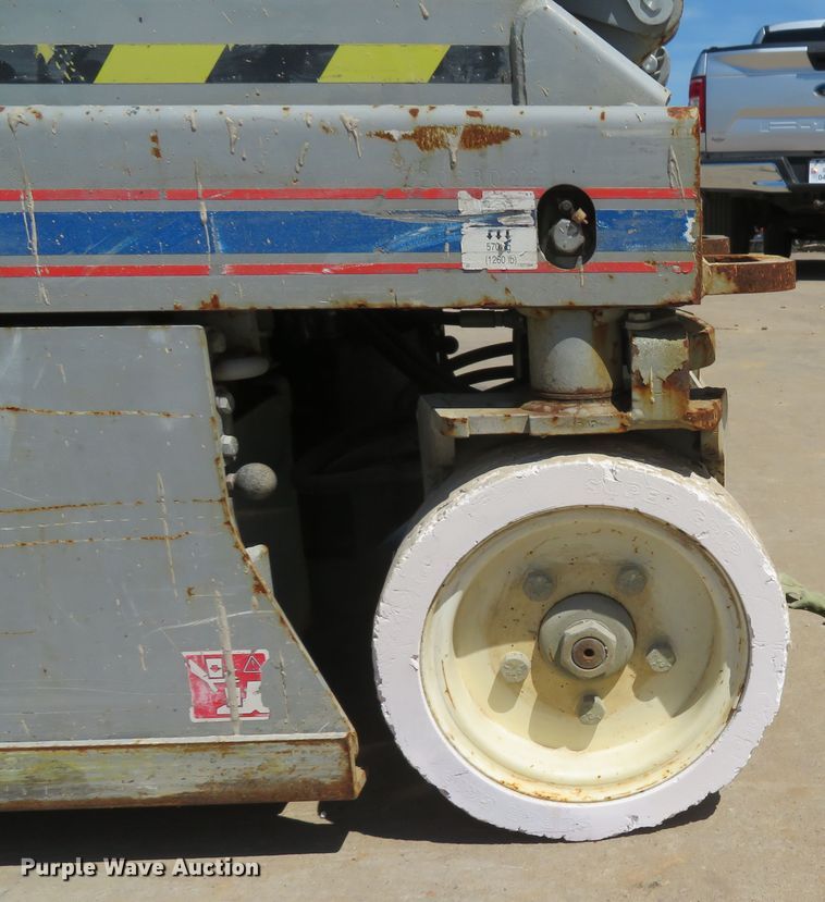 image for item DI2233 2012 Skyjack SJIII 3219  scissor lift