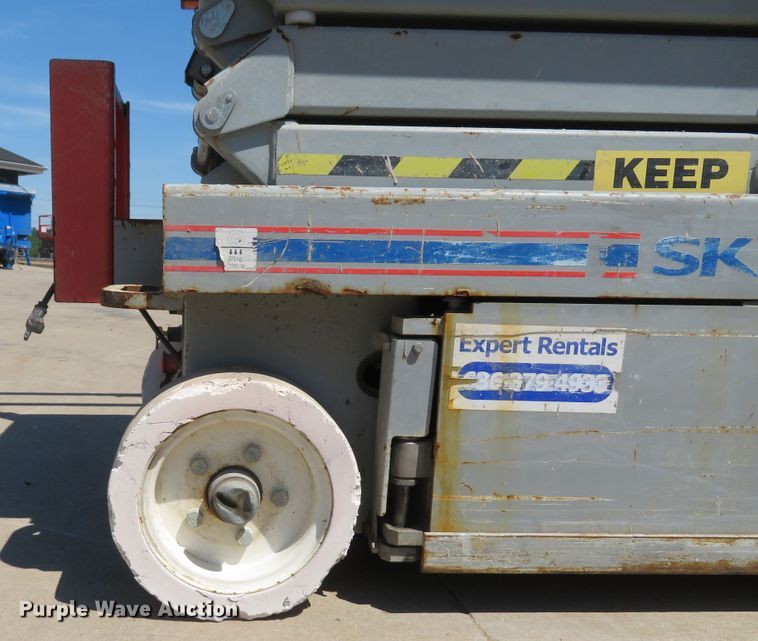 image for item DI2233 2012 Skyjack SJIII 3219  scissor lift