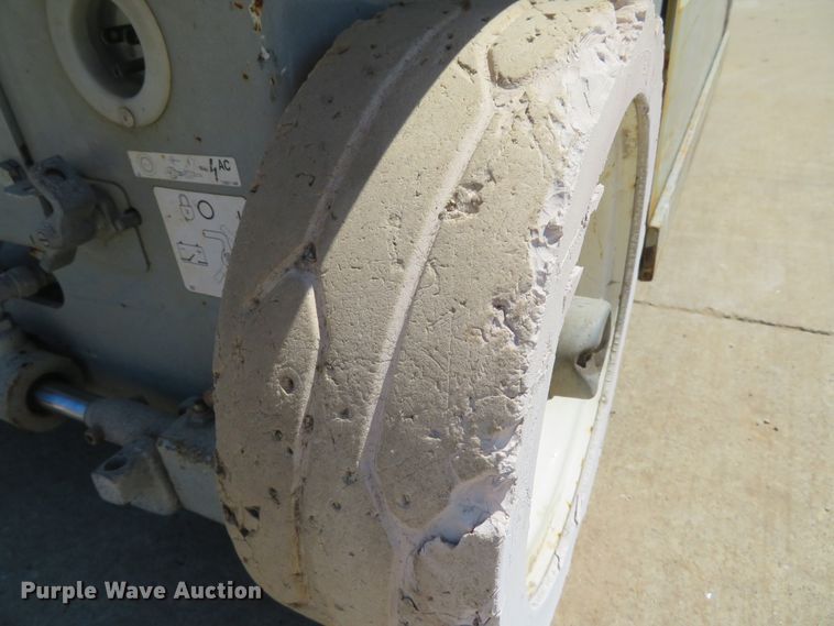 image for item DI2233 2012 Skyjack SJIII 3219  scissor lift