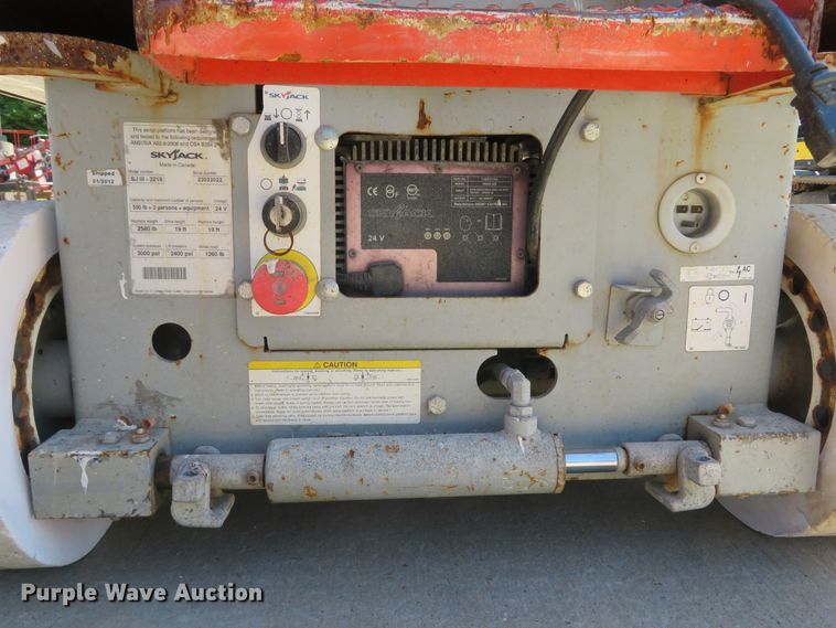 image for item DI2233 2012 Skyjack SJIII 3219  scissor lift