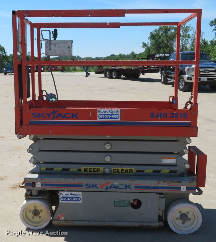 image for item DI2234 2012 Skyjack SJIII 3219  scissor lift