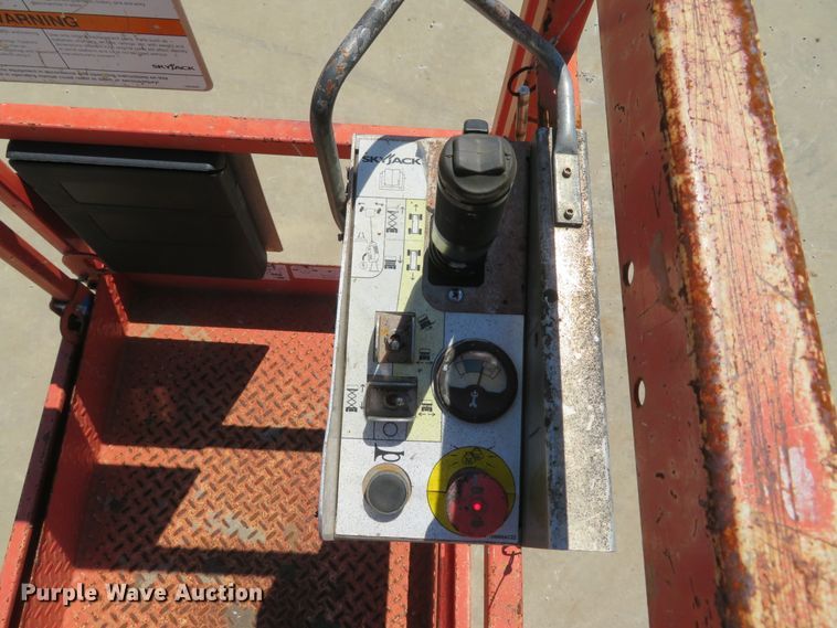 image for item DI2234 2012 Skyjack SJIII 3219  scissor lift