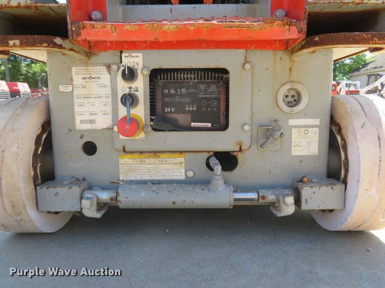 image for item DI2234 2012 Skyjack SJIII 3219  scissor lift