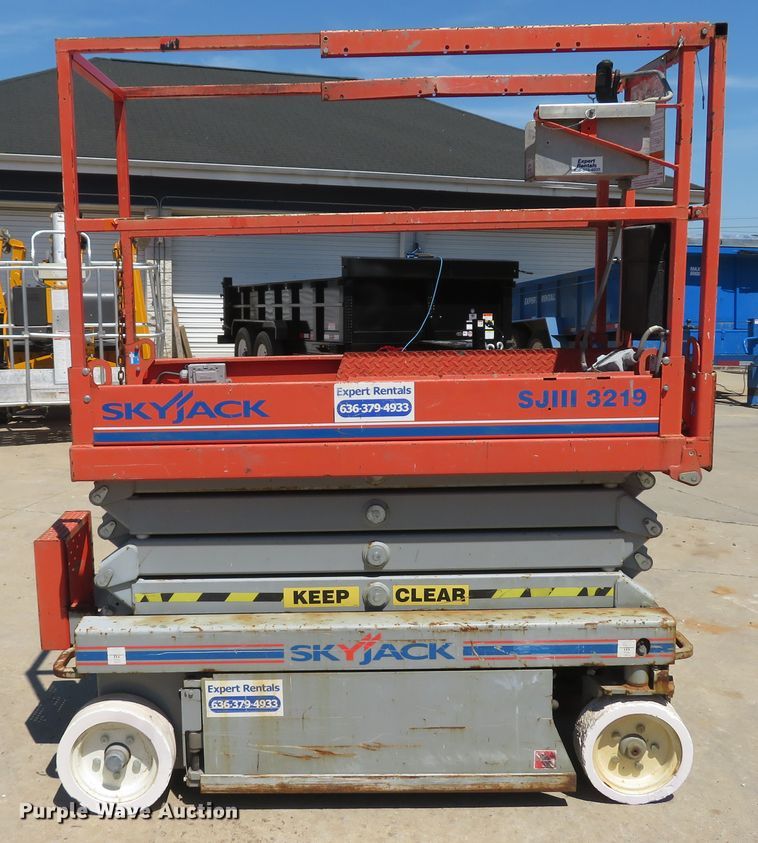 image for item DI2235 2012 Skyjack SJIII 3219  scissor lift