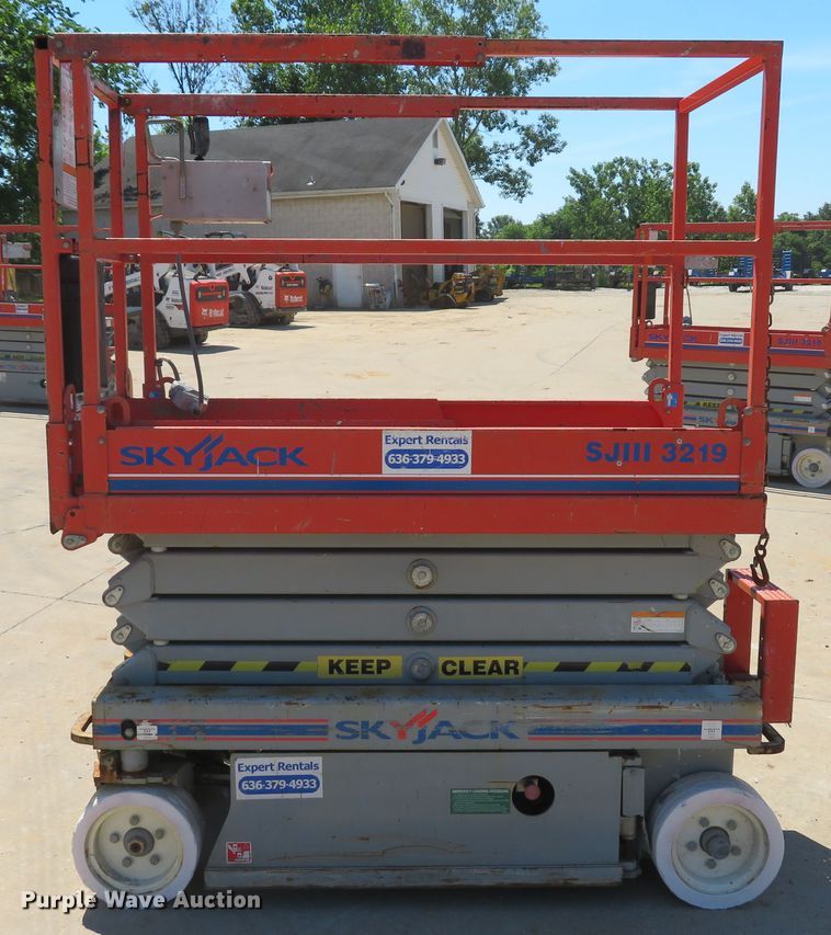 image for item DI2235 2012 Skyjack SJIII 3219  scissor lift