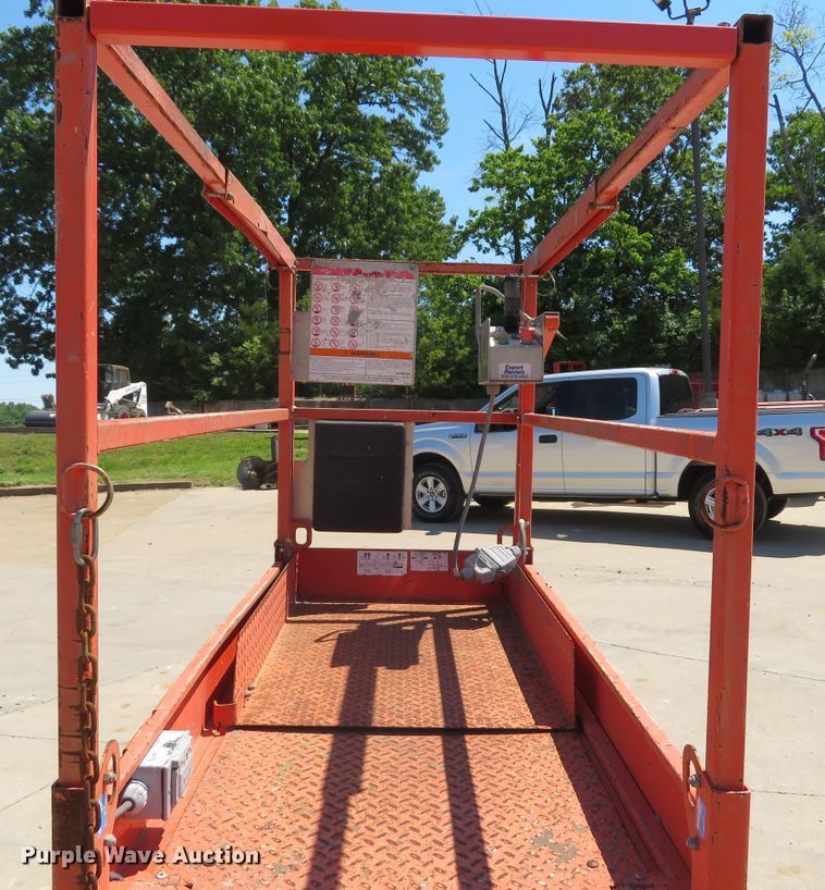 image for item DI2235 2012 Skyjack SJIII 3219  scissor lift