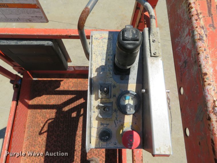 image for item DI2235 2012 Skyjack SJIII 3219  scissor lift