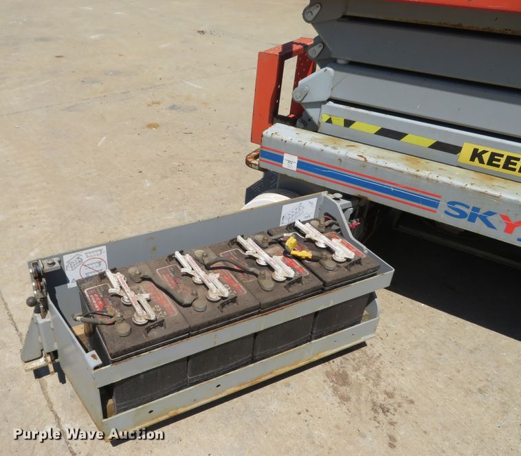 image for item DI2235 2012 Skyjack SJIII 3219  scissor lift