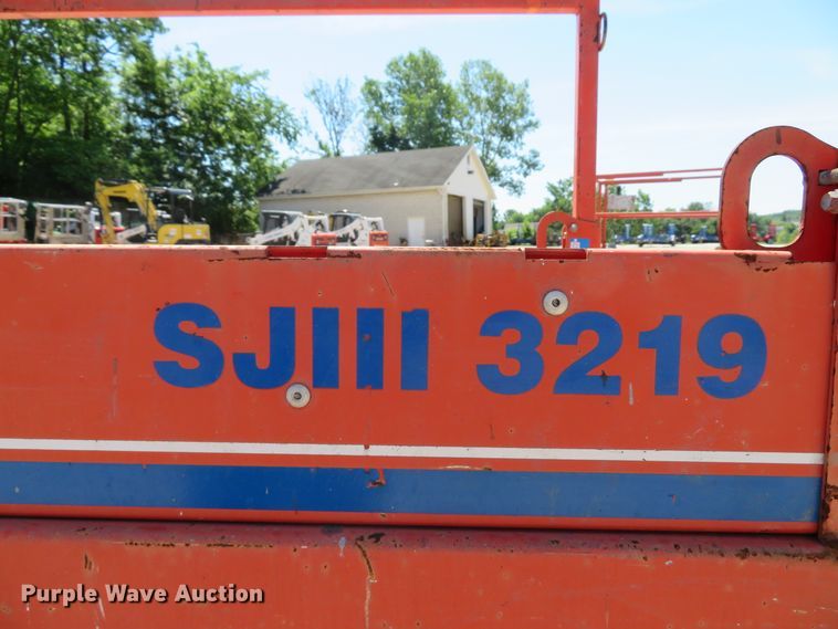 image for item DI2235 2012 Skyjack SJIII 3219  scissor lift