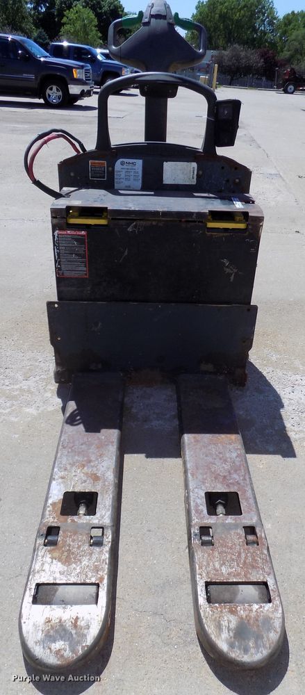image for item DO9331 Jungheinrich ECR327 pallet jack