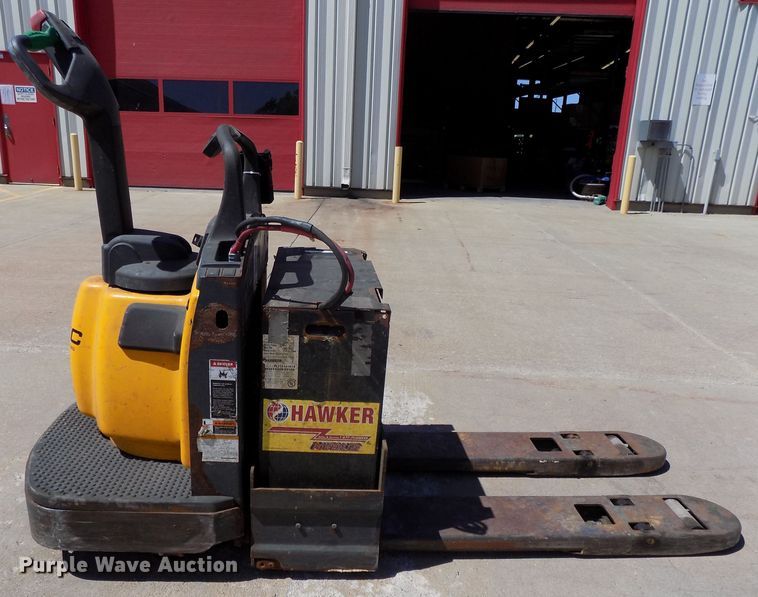 image for item DO9331 Jungheinrich ECR327 pallet jack