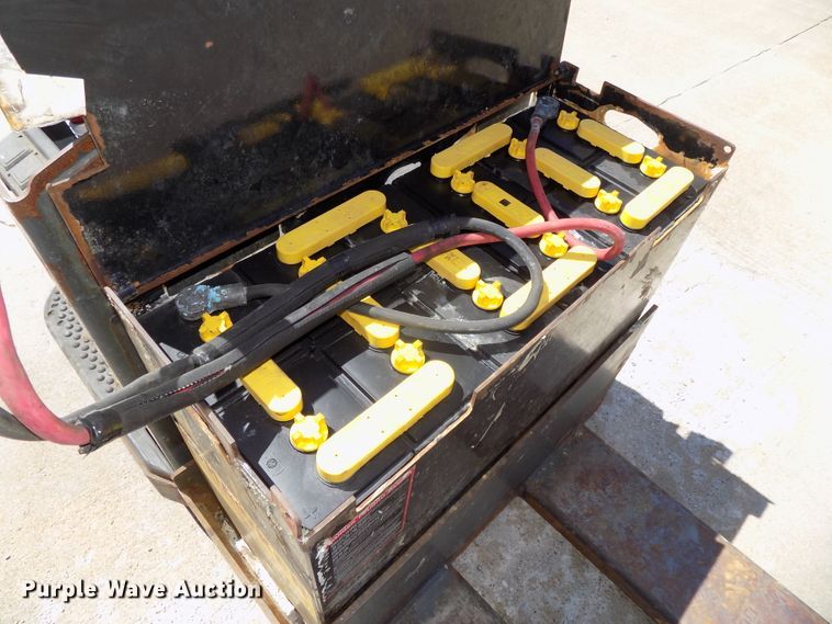 image for item DO9331 Jungheinrich ECR327 pallet jack