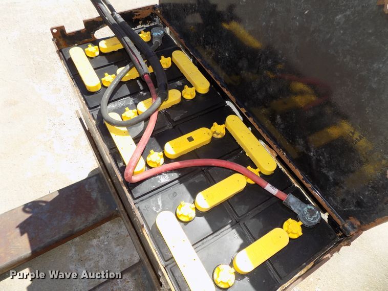 image for item DO9331 Jungheinrich ECR327 pallet jack