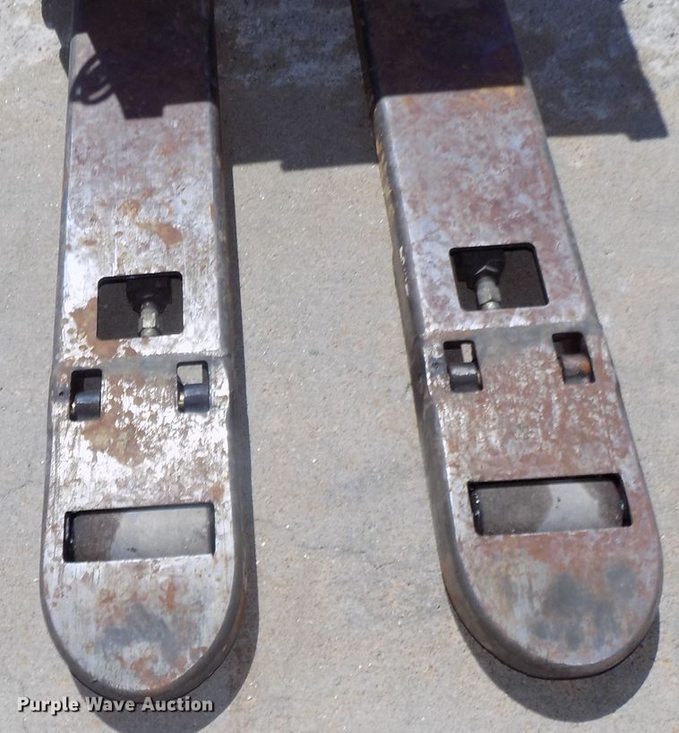 image for item DO9331 Jungheinrich ECR327 pallet jack