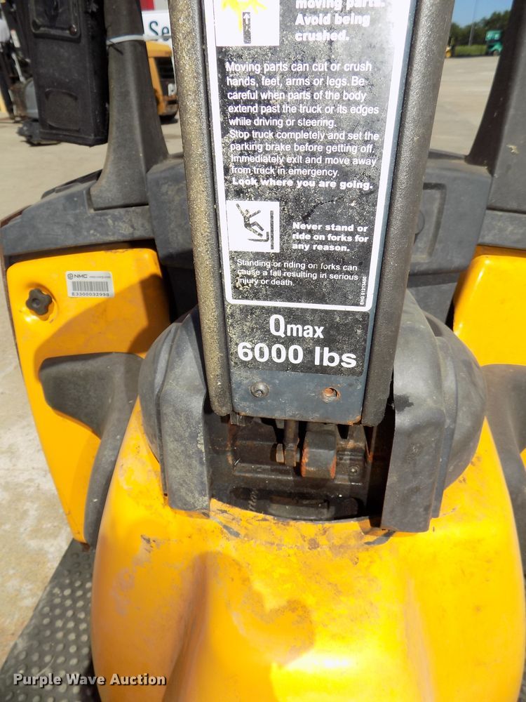 image for item DO9331 Jungheinrich ECR327 pallet jack