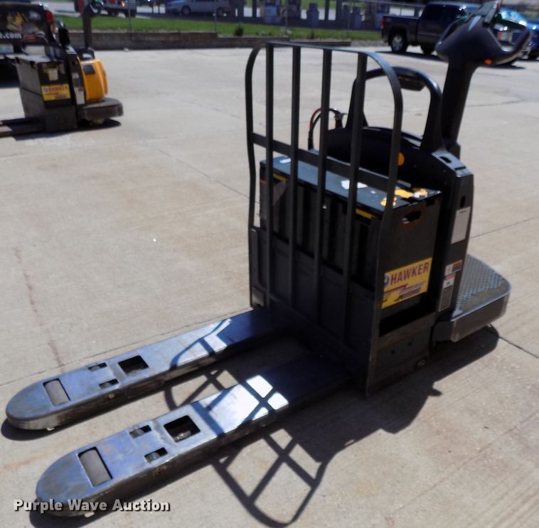 image for item DO9332 Jungheinrich ECR327 pallet jack