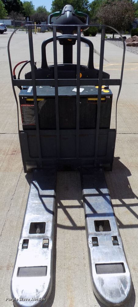 image for item DO9332 Jungheinrich ECR327 pallet jack