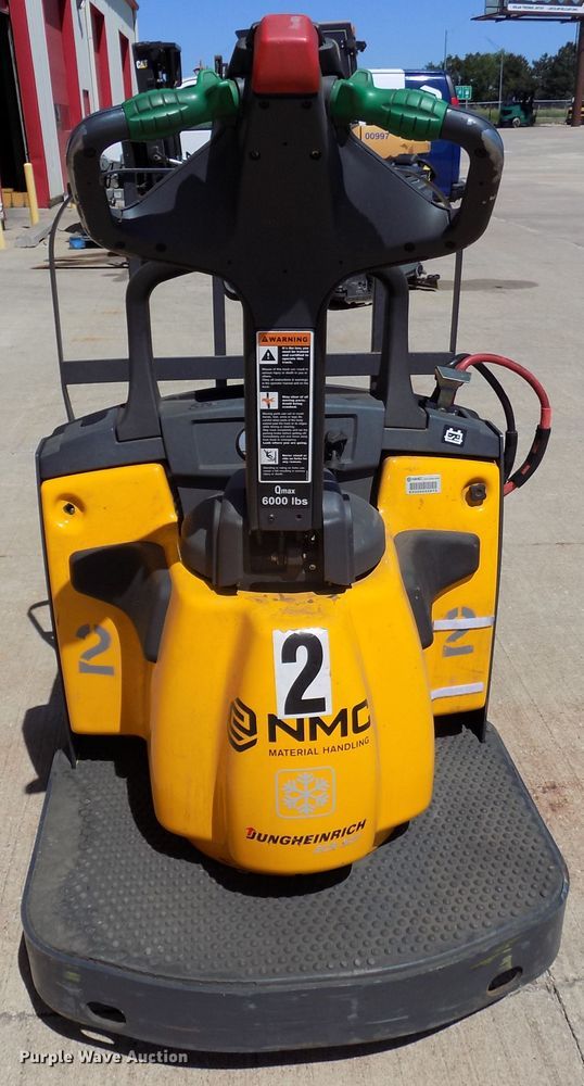 image for item DO9332 Jungheinrich ECR327 pallet jack