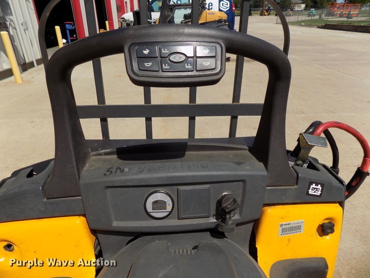 image for item DO9332 Jungheinrich ECR327 pallet jack