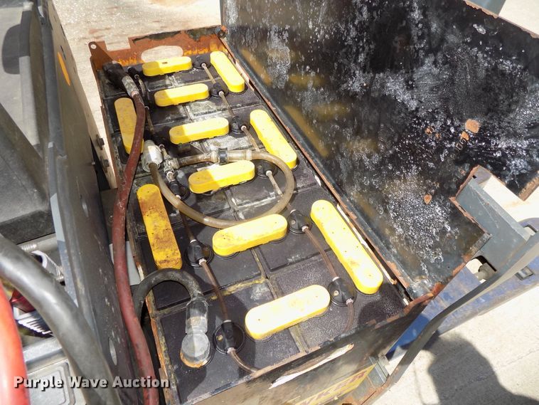 image for item DO9332 Jungheinrich ECR327 pallet jack