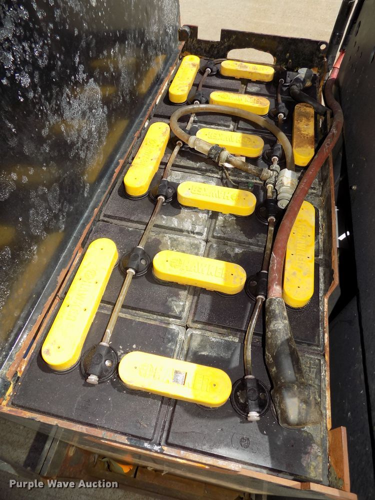 image for item DO9332 Jungheinrich ECR327 pallet jack