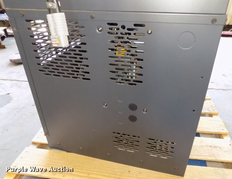 image for item DO9332 Jungheinrich ECR327 pallet jack